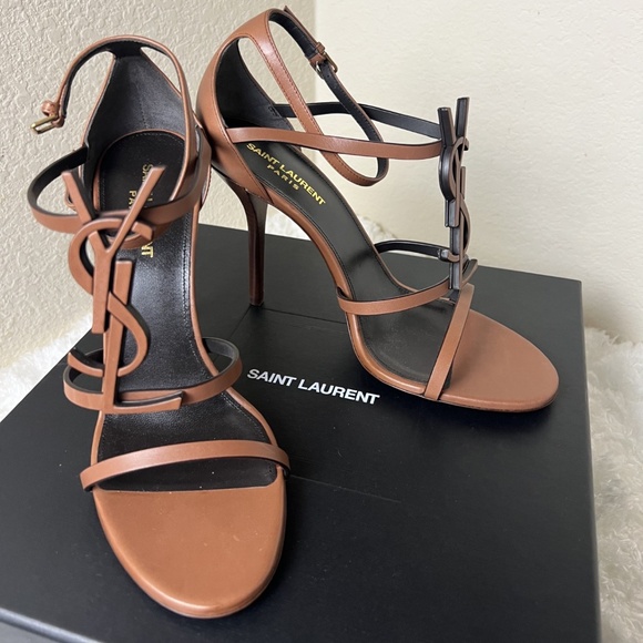 Saint Laurent Cassandra Patent Leather T-Strap Sandals Women's Size: 9 | IT 40 - Picture 1 of 8